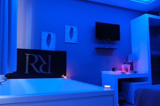 Royalty Rooms & Spa - photo 3
