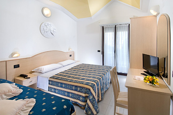 Hotel Estense - photo 0