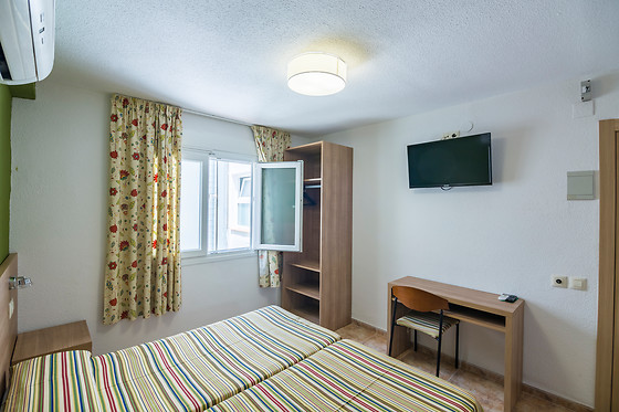 HOTEL BLASÓN JUNIOR - photo 2