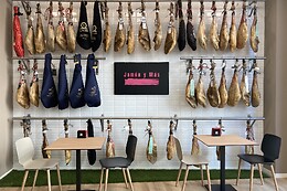 Jamon Y Mas